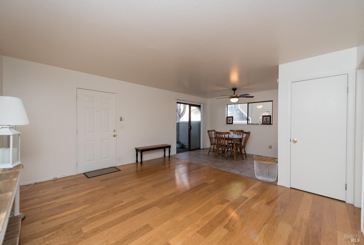 Detail Gallery Image 6 of 24 For 2147 W Steele Ln, Santa Rosa,  CA 95403 - 2 Beds | 1/1 Baths