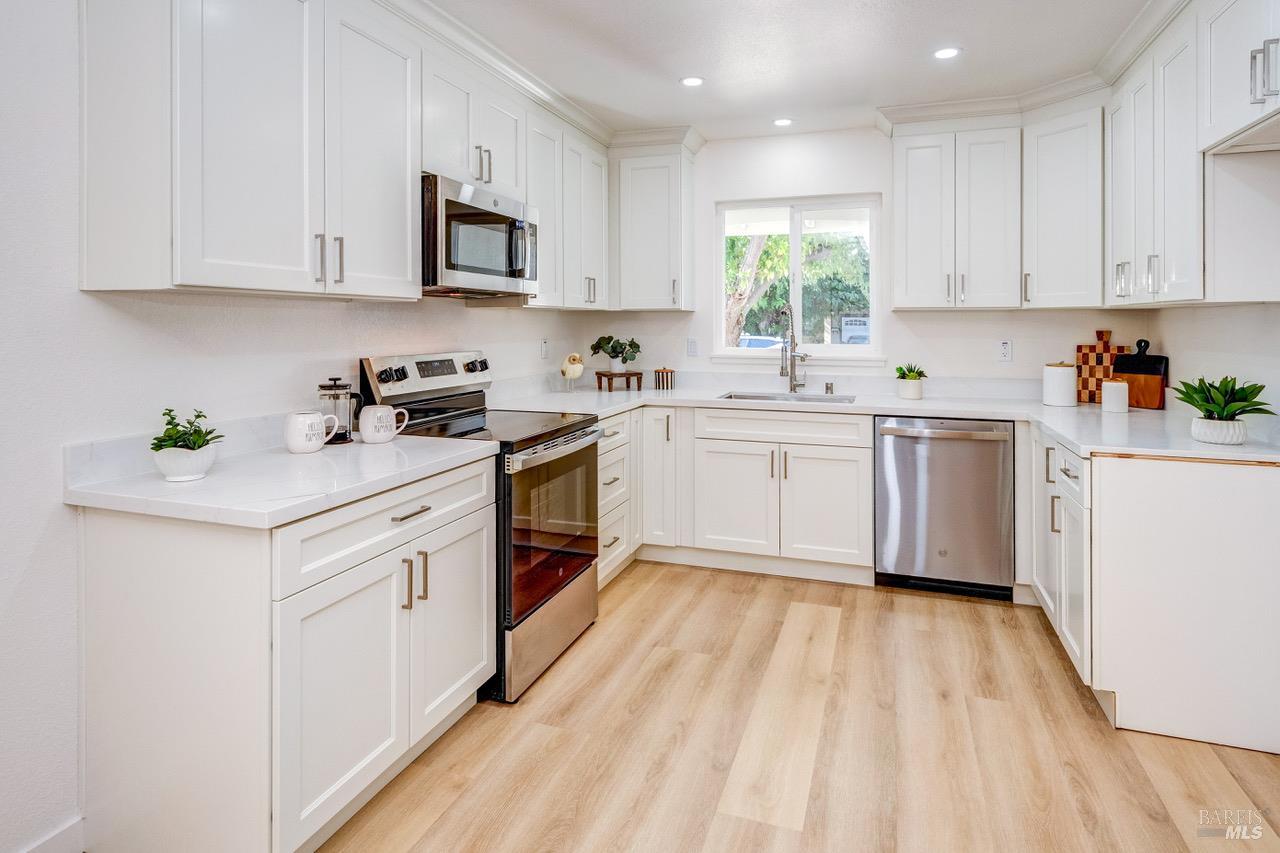 Detail Gallery Image 11 of 40 For 319 N West St, Vacaville,  CA 95688 - 3 Beds | 2 Baths