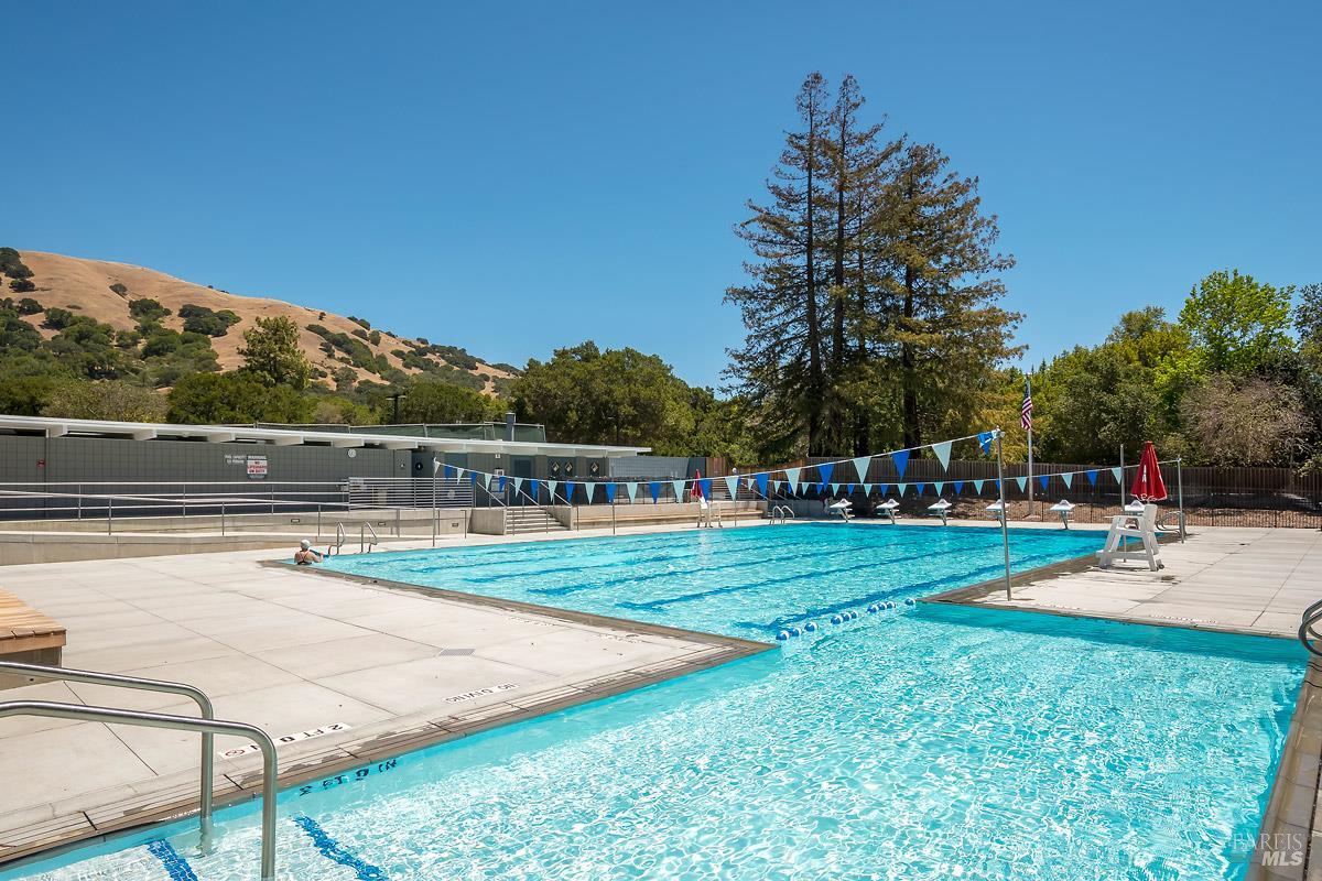 Detail Gallery Image 36 of 38 For 51 Mount Muir Ct, San Rafael,  CA 94903 - 5 Beds | 2/1 Baths