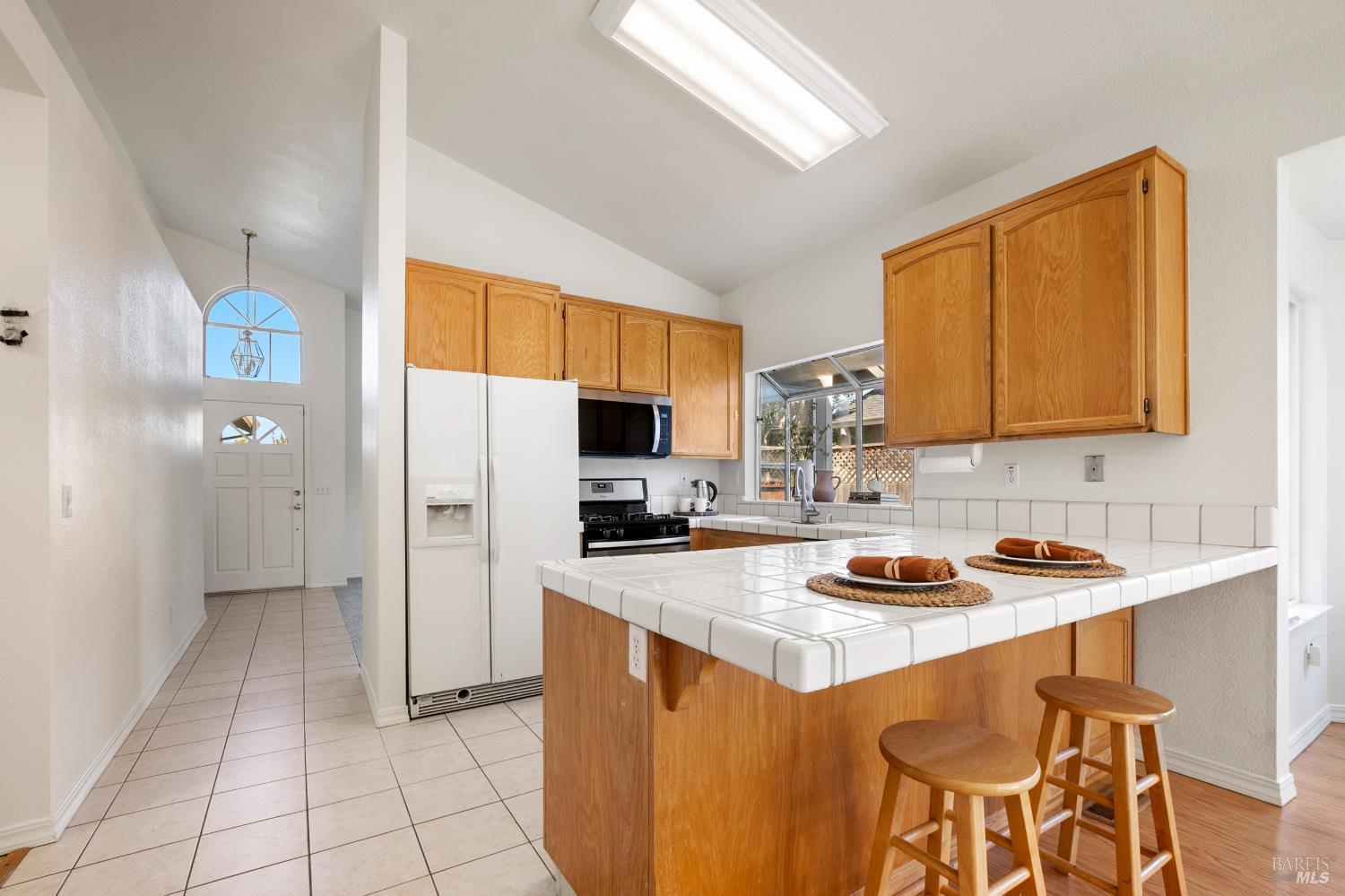 Detail Gallery Image 11 of 42 For 2154 Nw Longhorn Cir, Santa Rosa,  CA 95401 - 3 Beds | 2 Baths