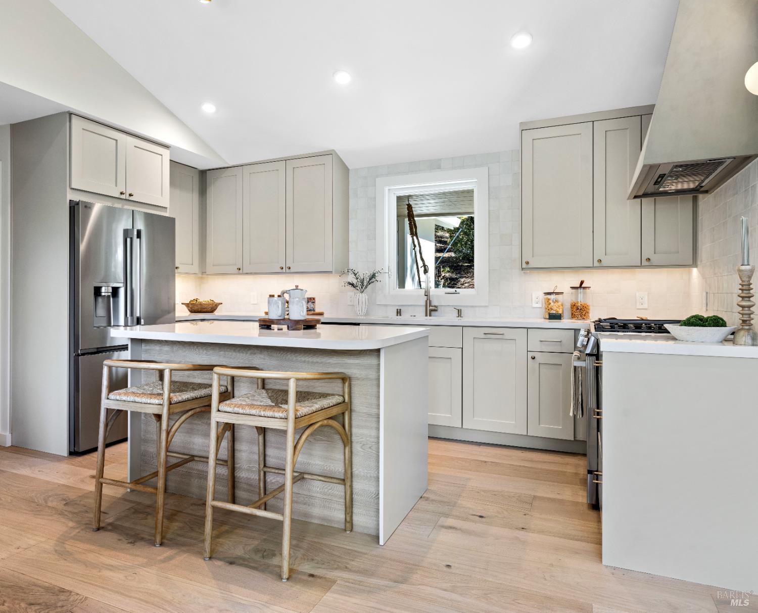 Detail Gallery Image 21 of 87 For 17285 Hillcrest Ave, Sonoma,  CA 95476 - 3 Beds | 3 Baths