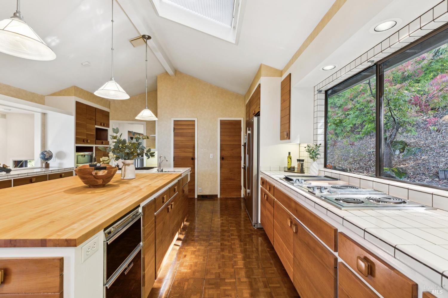 Detail Gallery Image 15 of 76 For 2060 Oak Ridge Dr, Santa Rosa,  CA 95404 - 3 Beds | 2 Baths