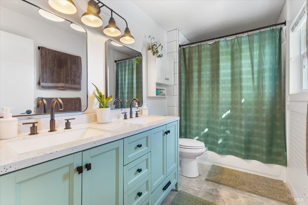 Detail Gallery Image 13 of 25 For 2522 Sam Dr, Santa Rosa,  CA 95403 - 2 Beds | 1/1 Baths