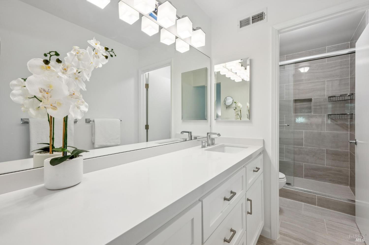 Detail Gallery Image 31 of 51 For 53 Flicker Dr, Novato,  CA 94949 - 3 Beds | 2/1 Baths