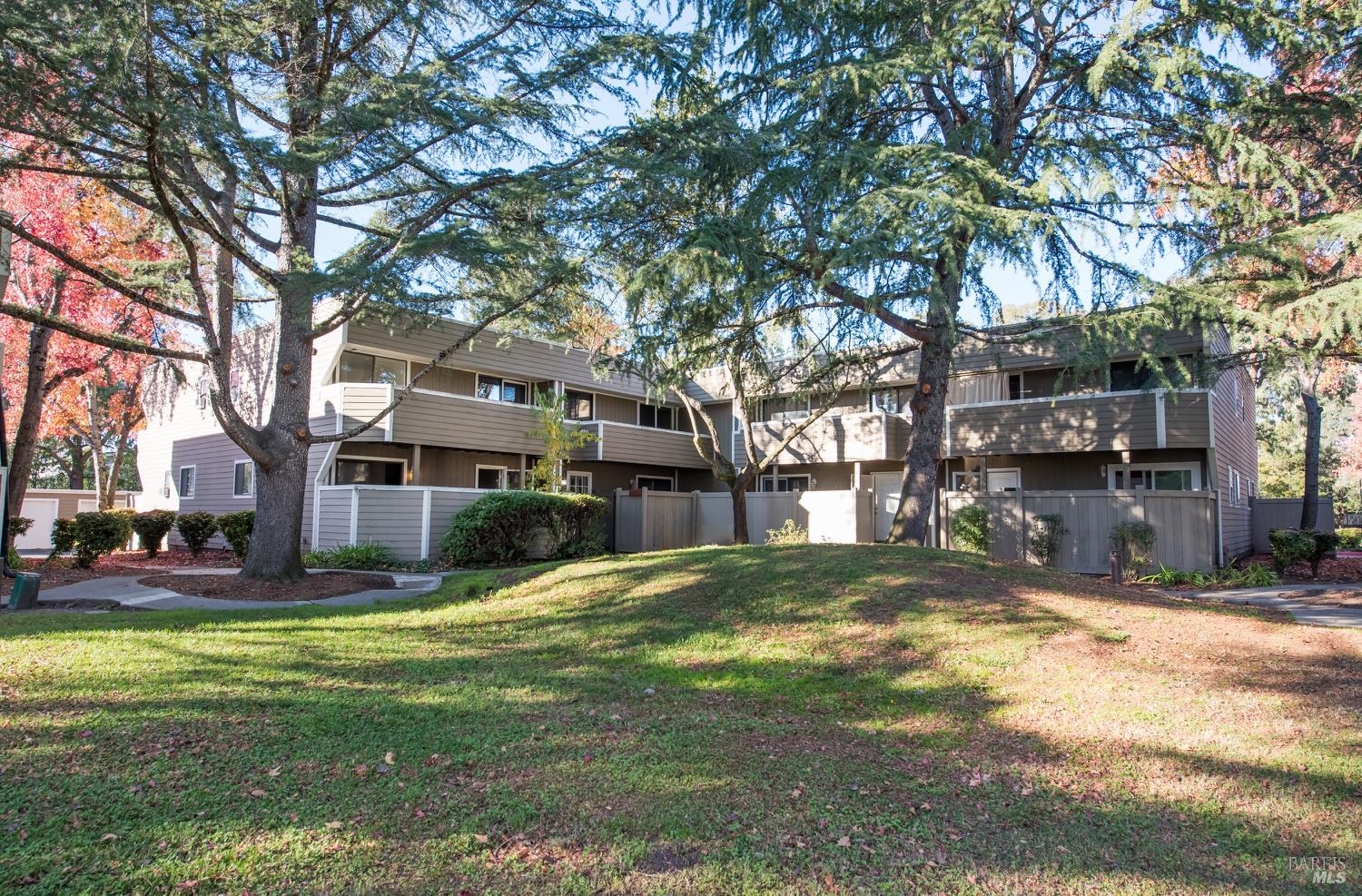 Detail Gallery Image 2 of 24 For 2147 W Steele Ln, Santa Rosa,  CA 95403 - 2 Beds | 1/1 Baths