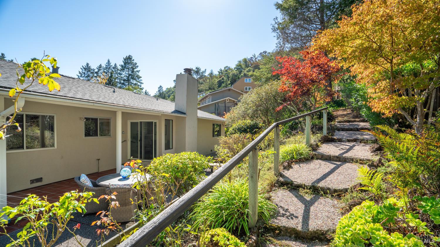 Detail Gallery Image 14 of 40 For 175 Rollingwood Dr, San Rafael,  CA 94901 - 3 Beds | 2 Baths