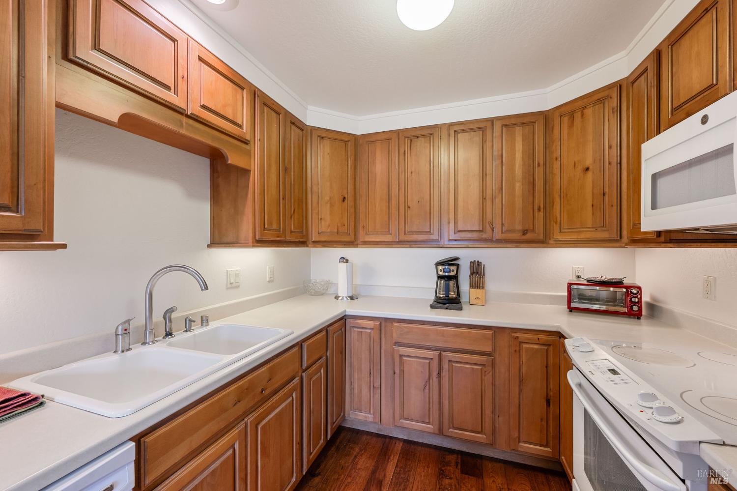 Detail Gallery Image 17 of 48 For 4171 Silverado Trl, Napa,  CA 94558 - 3 Beds | 2 Baths