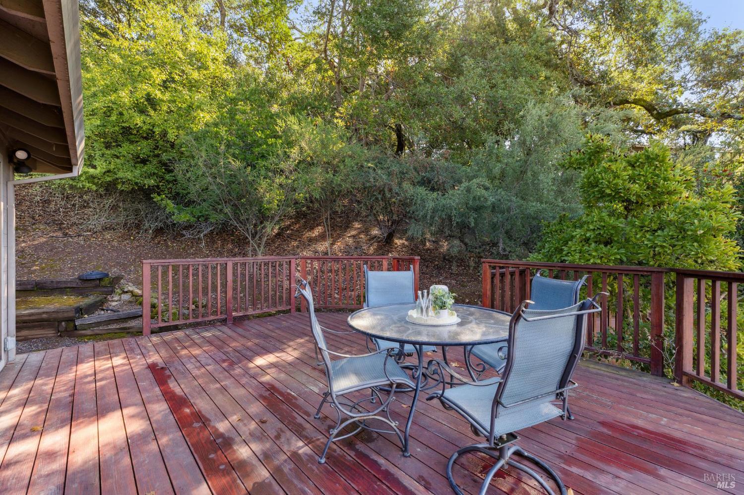 Detail Gallery Image 24 of 76 For 2060 Oak Ridge Dr, Santa Rosa,  CA 95404 - 3 Beds | 2 Baths