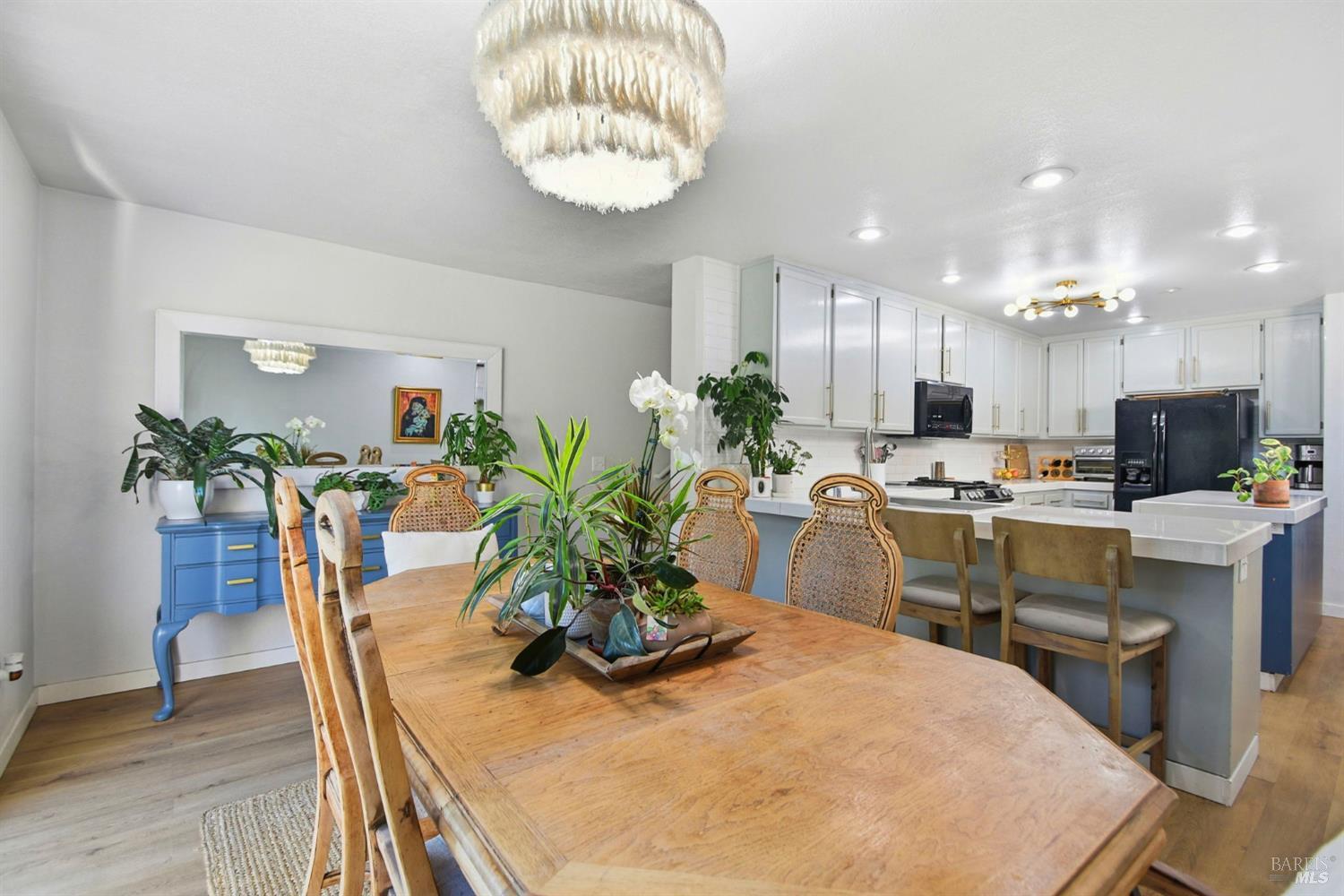 Detail Gallery Image 11 of 32 For 1536 Mission Blvd, Santa Rosa,  CA 95409 - 2 Beds | 2/1 Baths