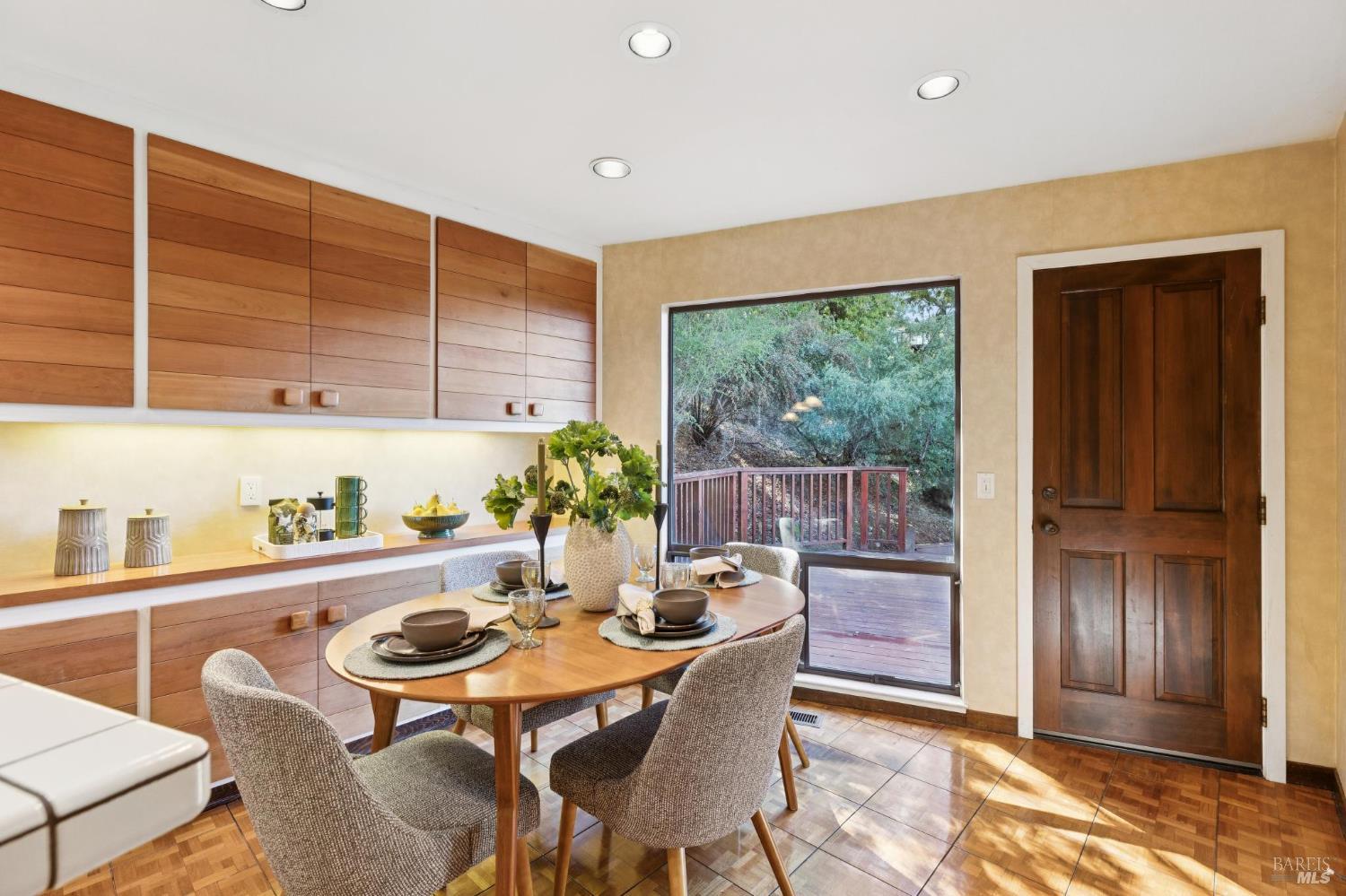 Detail Gallery Image 19 of 76 For 2060 Oak Ridge Dr, Santa Rosa,  CA 95404 - 3 Beds | 2 Baths