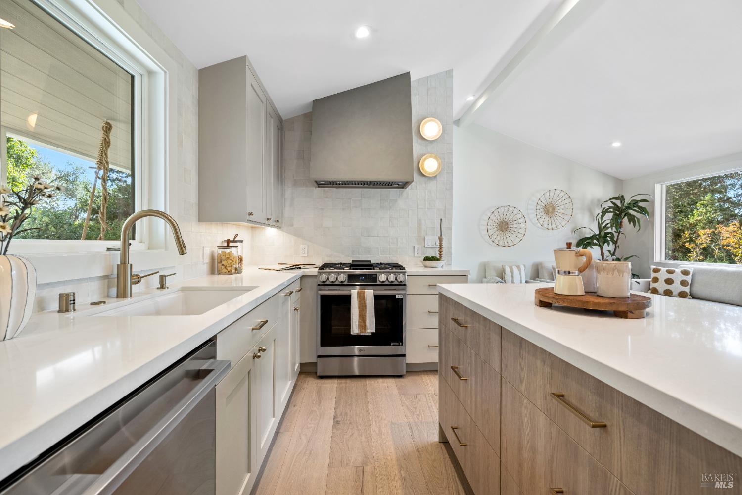 Detail Gallery Image 22 of 87 For 17285 Hillcrest Ave, Sonoma,  CA 95476 - 3 Beds | 3 Baths