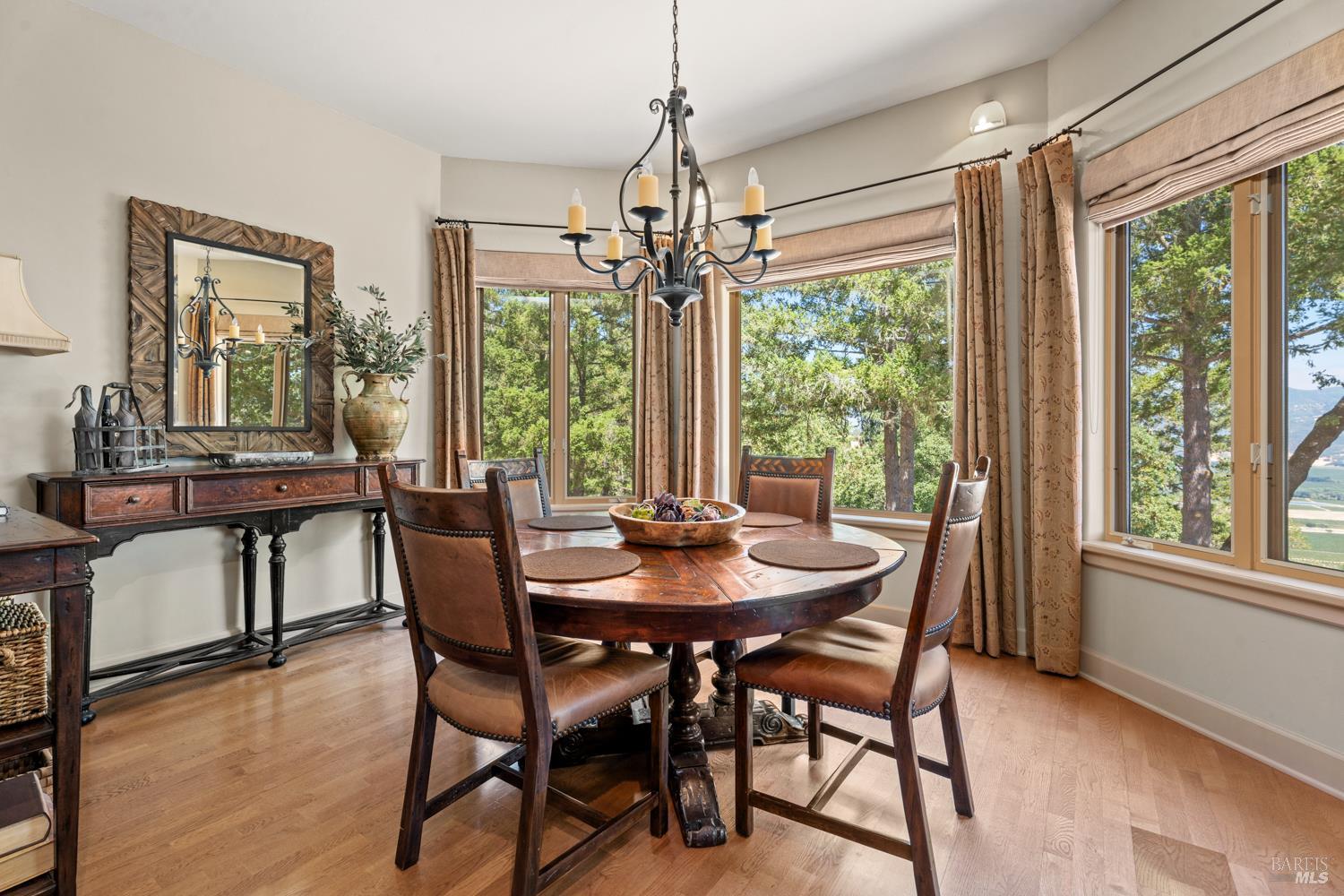 Detail Gallery Image 17 of 56 For 800 Boonville Rd, Ukiah,  CA 95482 - 4 Beds | 4 Baths