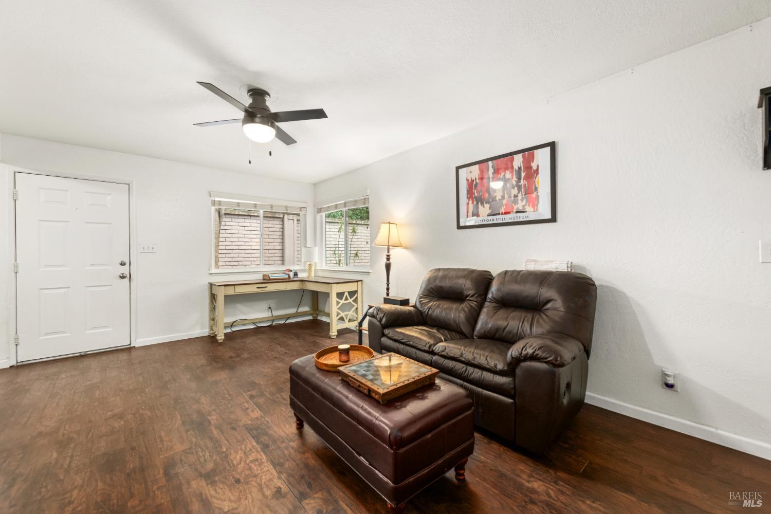 Detail Gallery Image 10 of 28 For 1930 Duxburry Ln #2,  Vacaville,  CA 95687 - 2 Beds | 1 Baths