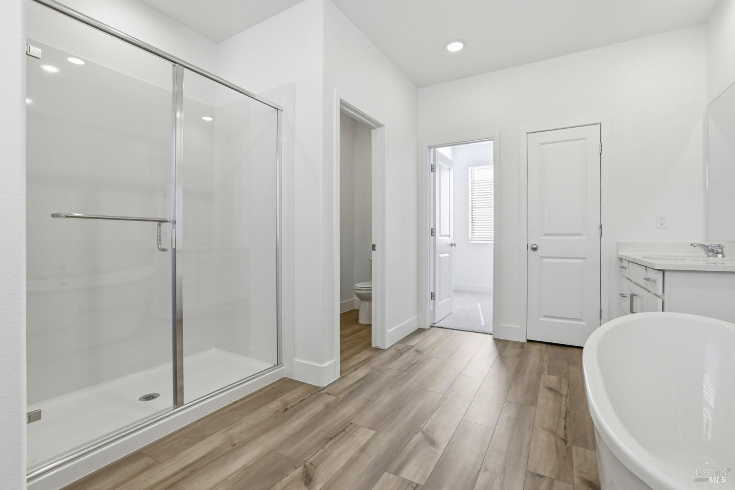 Detail Gallery Image 7 of 11 For 9021 Camino Colegio Rd, Rohnert Park,  CA 94928 - 4 Beds | 3/1 Baths