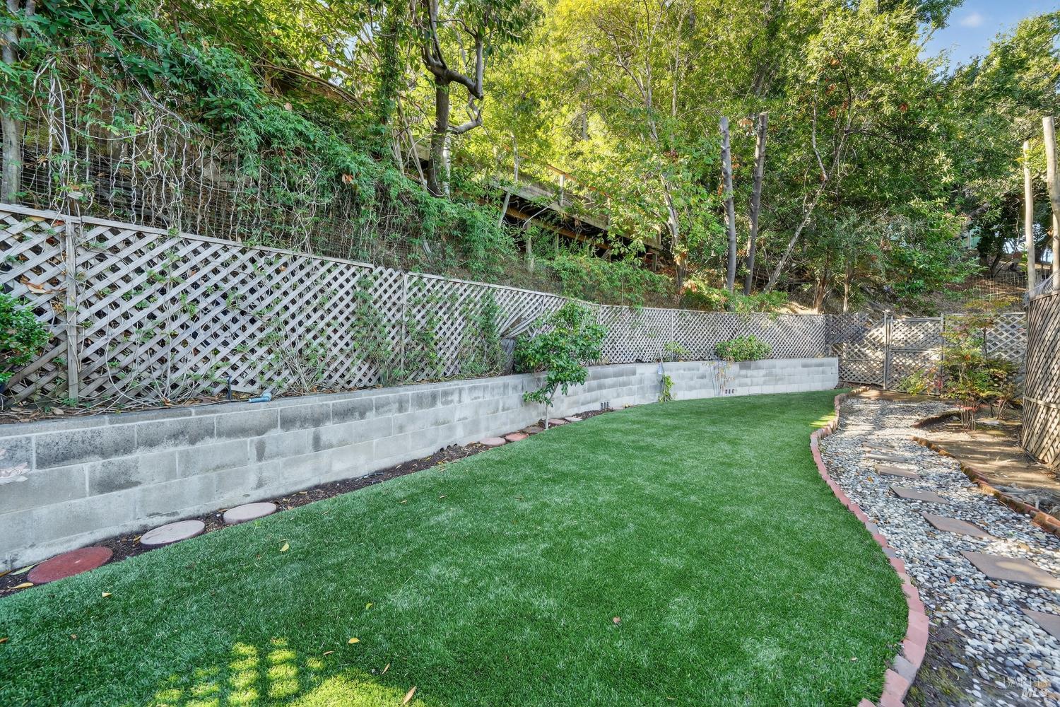 Detail Gallery Image 44 of 60 For 32 Los Robles Dr, San Rafael,  CA 94901 - 4 Beds | 3 Baths