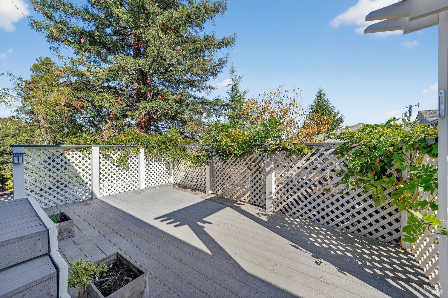 Detail Gallery Image 47 of 60 For 32 Los Robles Dr, San Rafael,  CA 94901 - 4 Beds | 3 Baths