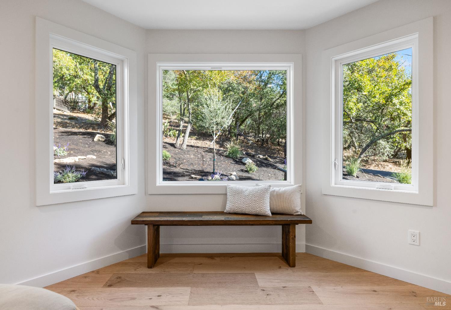 Detail Gallery Image 32 of 87 For 17285 Hillcrest Ave, Sonoma,  CA 95476 - 3 Beds | 3 Baths