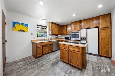 Detail Gallery Image 5 of 51 For 2976 Rancho Vista Dr, Lucerne,  CA 95458 - 4 Beds | 2/1 Baths