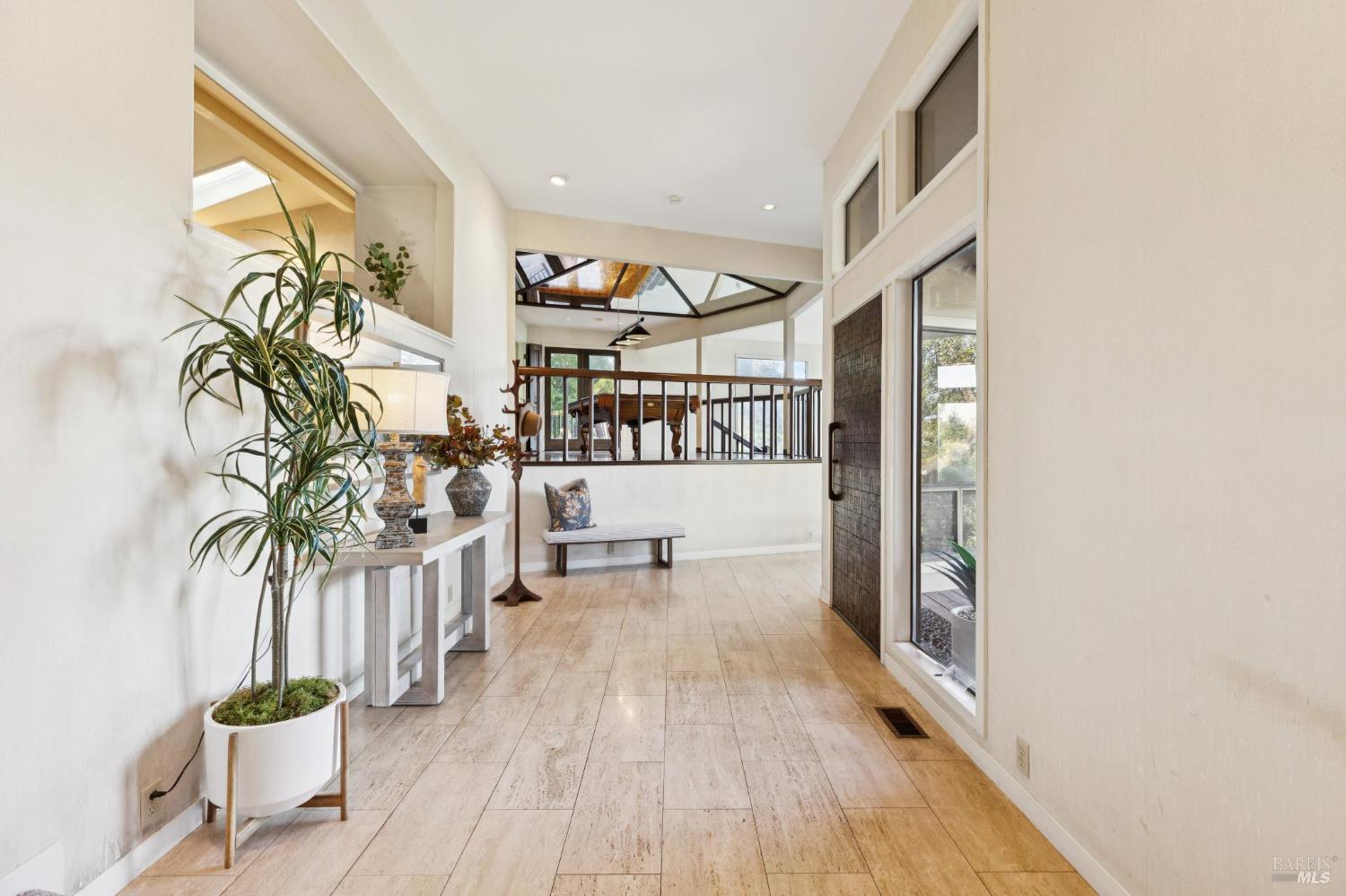 Detail Gallery Image 5 of 76 For 2060 Oak Ridge Dr, Santa Rosa,  CA 95404 - 3 Beds | 2 Baths