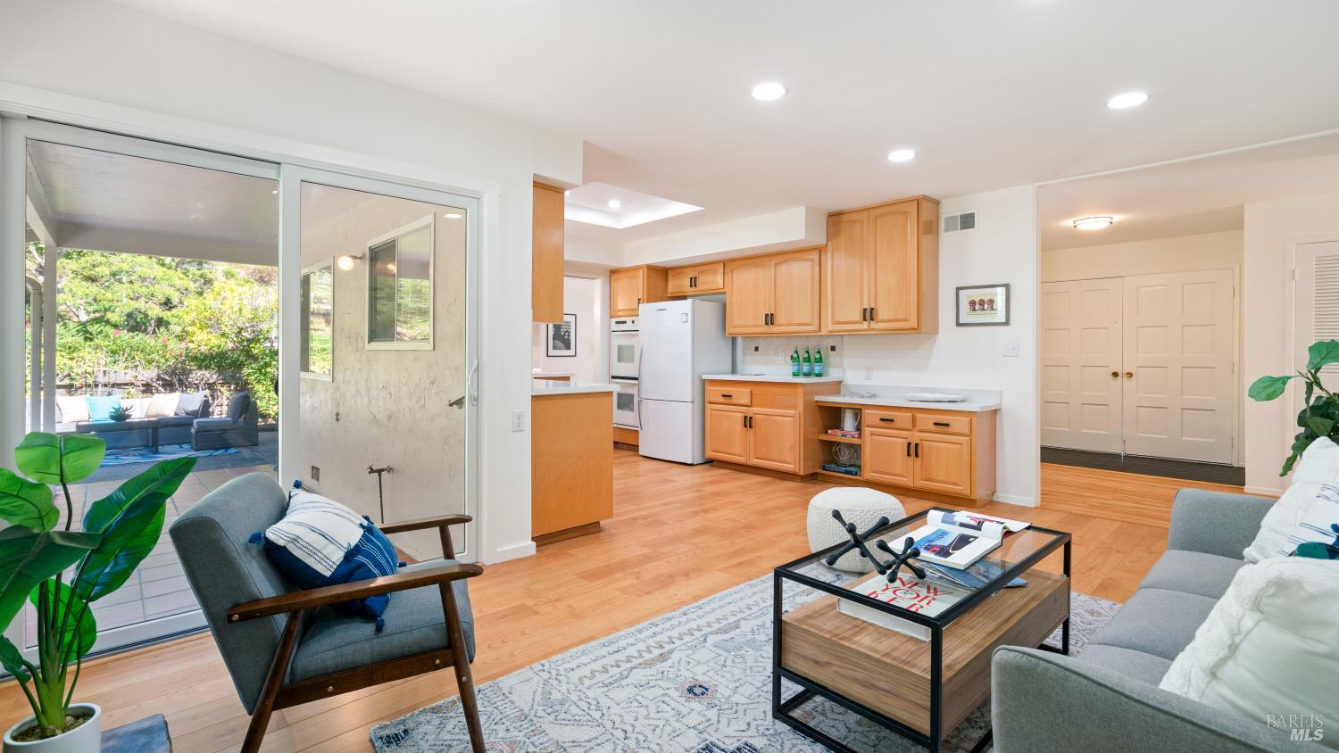 Detail Gallery Image 7 of 40 For 175 Rollingwood Dr, San Rafael,  CA 94901 - 3 Beds | 2 Baths