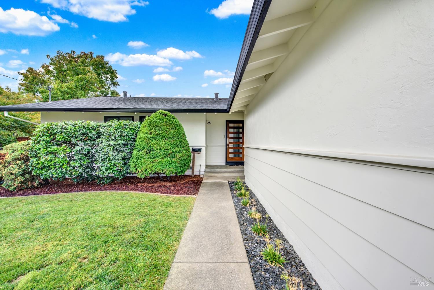 Detail Gallery Image 12 of 42 For 2407 Norton St, Napa,  CA 94558 - 3 Beds | 2 Baths