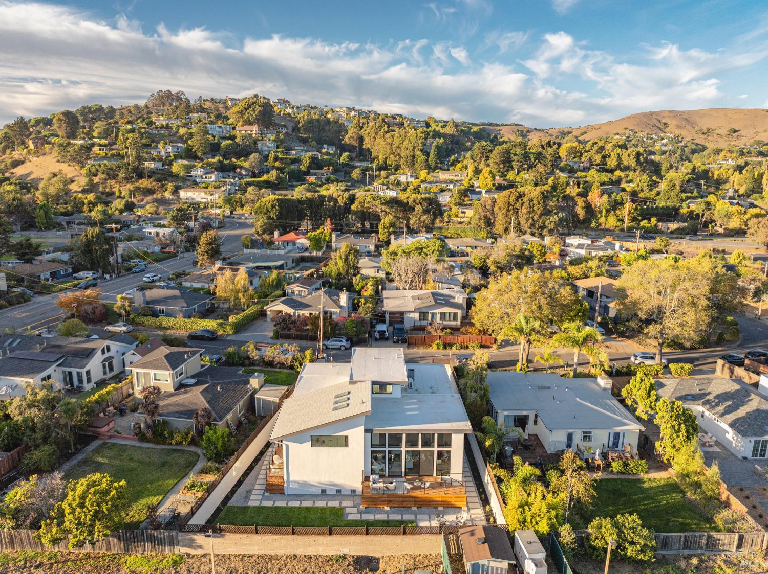 Detail Gallery Image 67 of 74 For 39 Strawberry Cir, Mill Valley,  CA 94941 - 4 Beds | 4 Baths