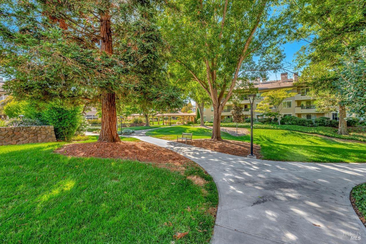 Detail Gallery Image 18 of 27 For 300 Deer Valley Rd 4e,  San Rafael,  CA 94903 - 1 Beds | 1 Baths