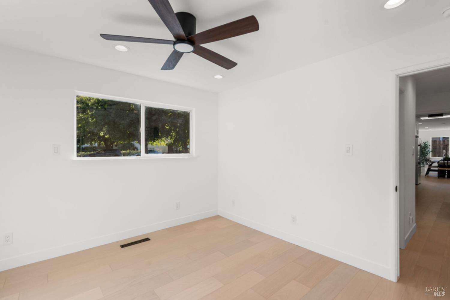 Detail Gallery Image 30 of 47 For 456 Alameda De La Loma Unkn, Novato,  CA 94949 - 3 Beds | 2 Baths