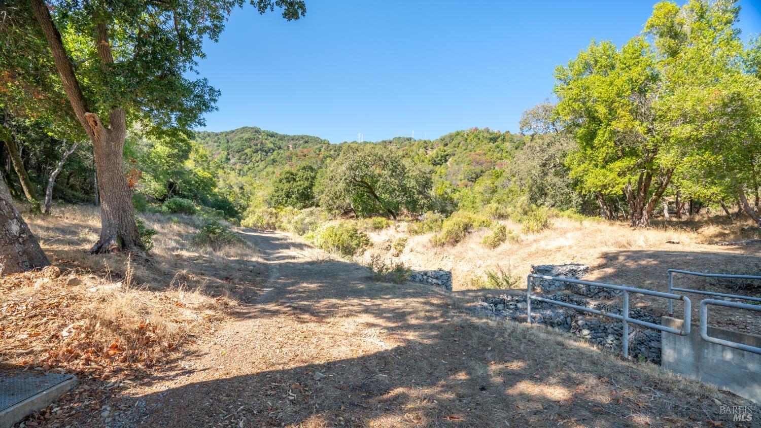 Detail Gallery Image 18 of 40 For 175 Rollingwood Dr, San Rafael,  CA 94901 - 3 Beds | 2 Baths