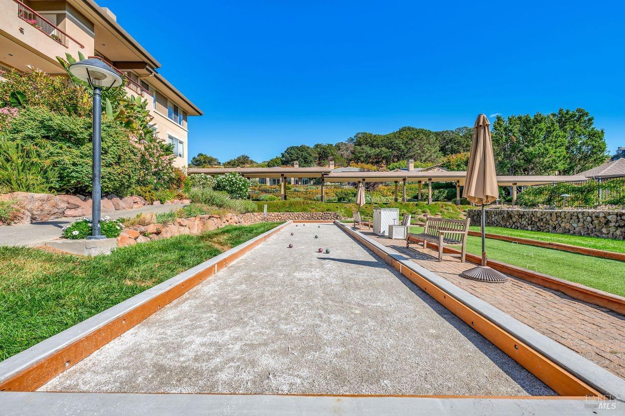 Detail Gallery Image 19 of 27 For 300 Deer Valley Rd 4e,  San Rafael,  CA 94903 - 1 Beds | 1 Baths