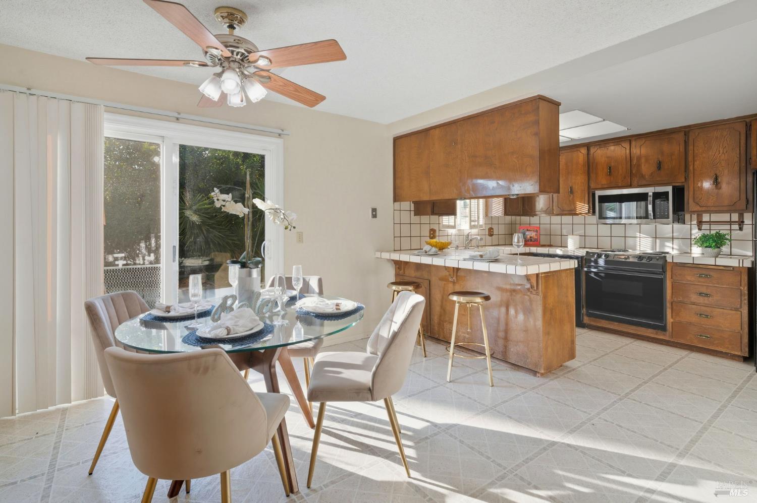 Detail Gallery Image 16 of 33 For 2657 Marigold Dr, Fairfield,  CA 94533 - 3 Beds | 2 Baths