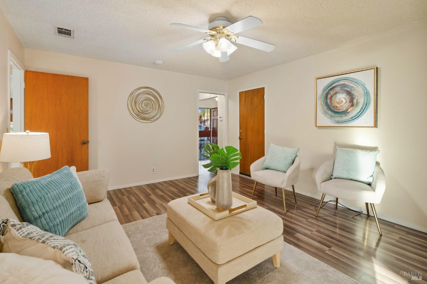 Detail Gallery Image 10 of 33 For 2657 Marigold Dr, Fairfield,  CA 94533 - 3 Beds | 2 Baths