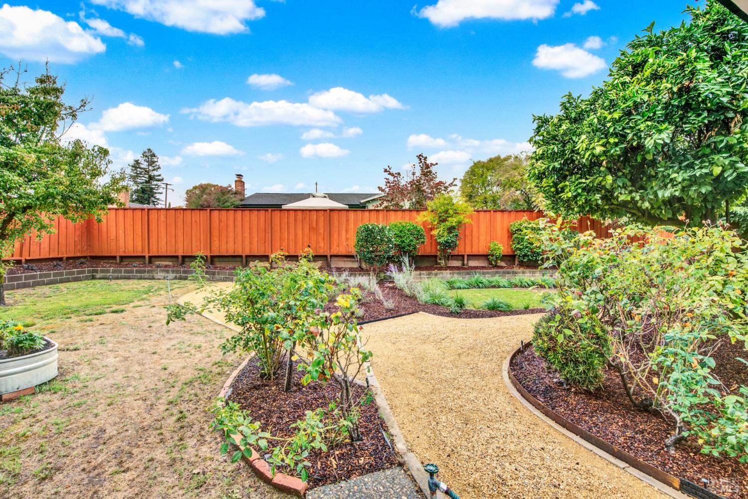 Detail Gallery Image 9 of 42 For 2407 Norton St, Napa,  CA 94558 - 3 Beds | 2 Baths