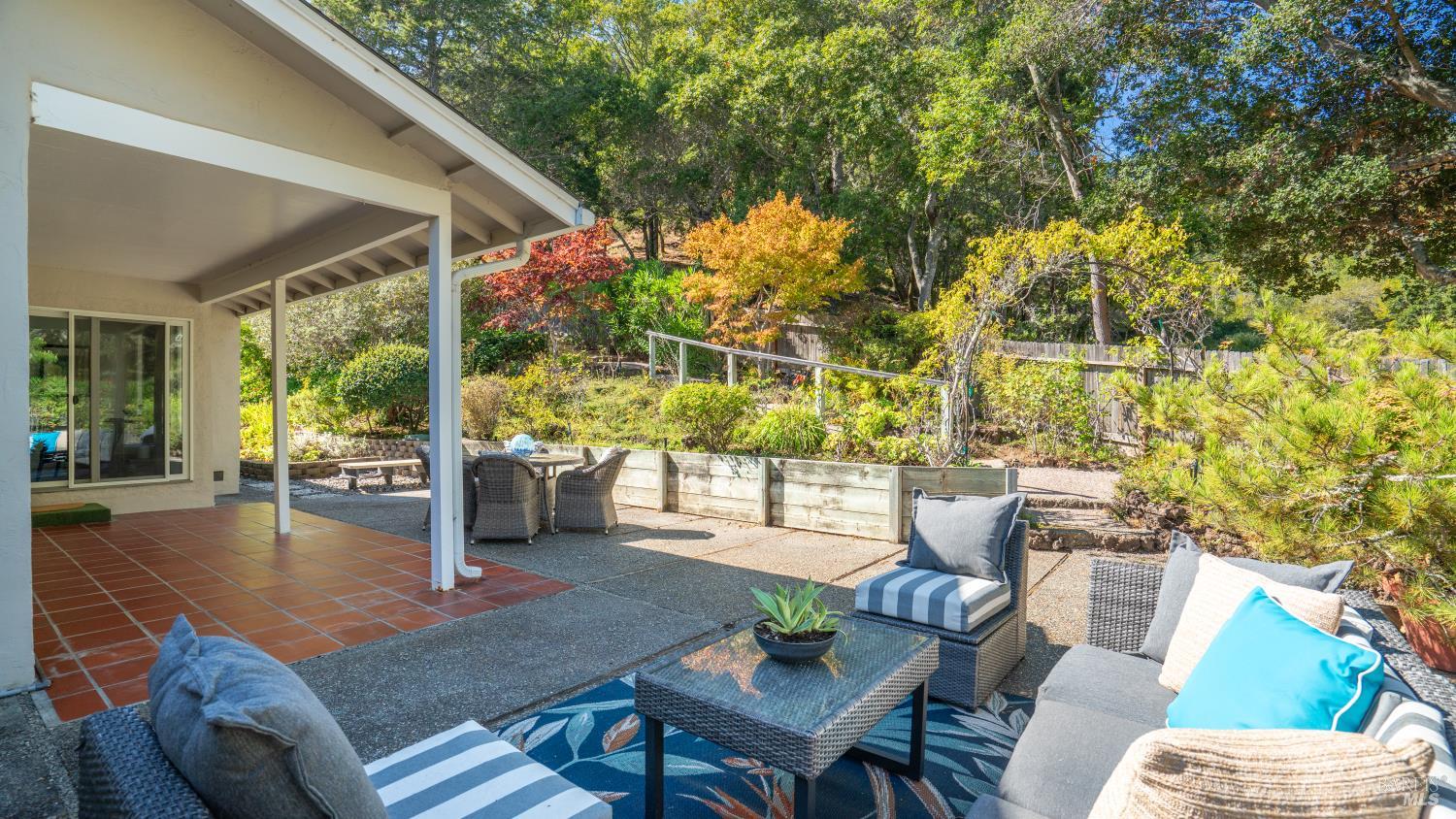 Detail Gallery Image 12 of 40 For 175 Rollingwood Dr, San Rafael,  CA 94901 - 3 Beds | 2 Baths