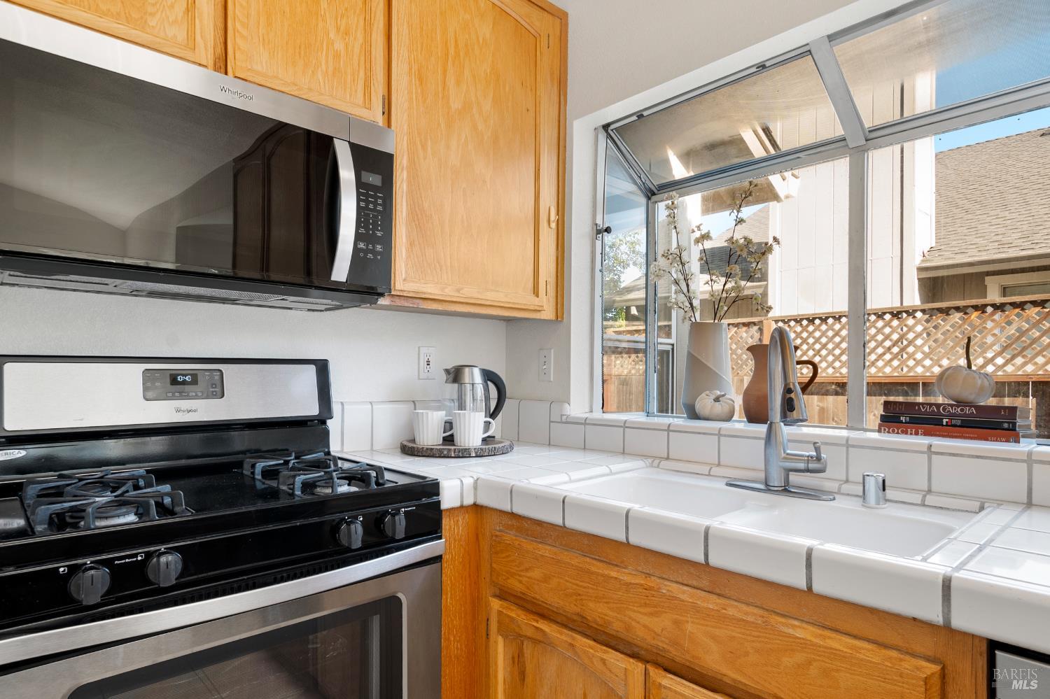 Detail Gallery Image 21 of 42 For 2154 Nw Longhorn Cir, Santa Rosa,  CA 95401 - 3 Beds | 2 Baths