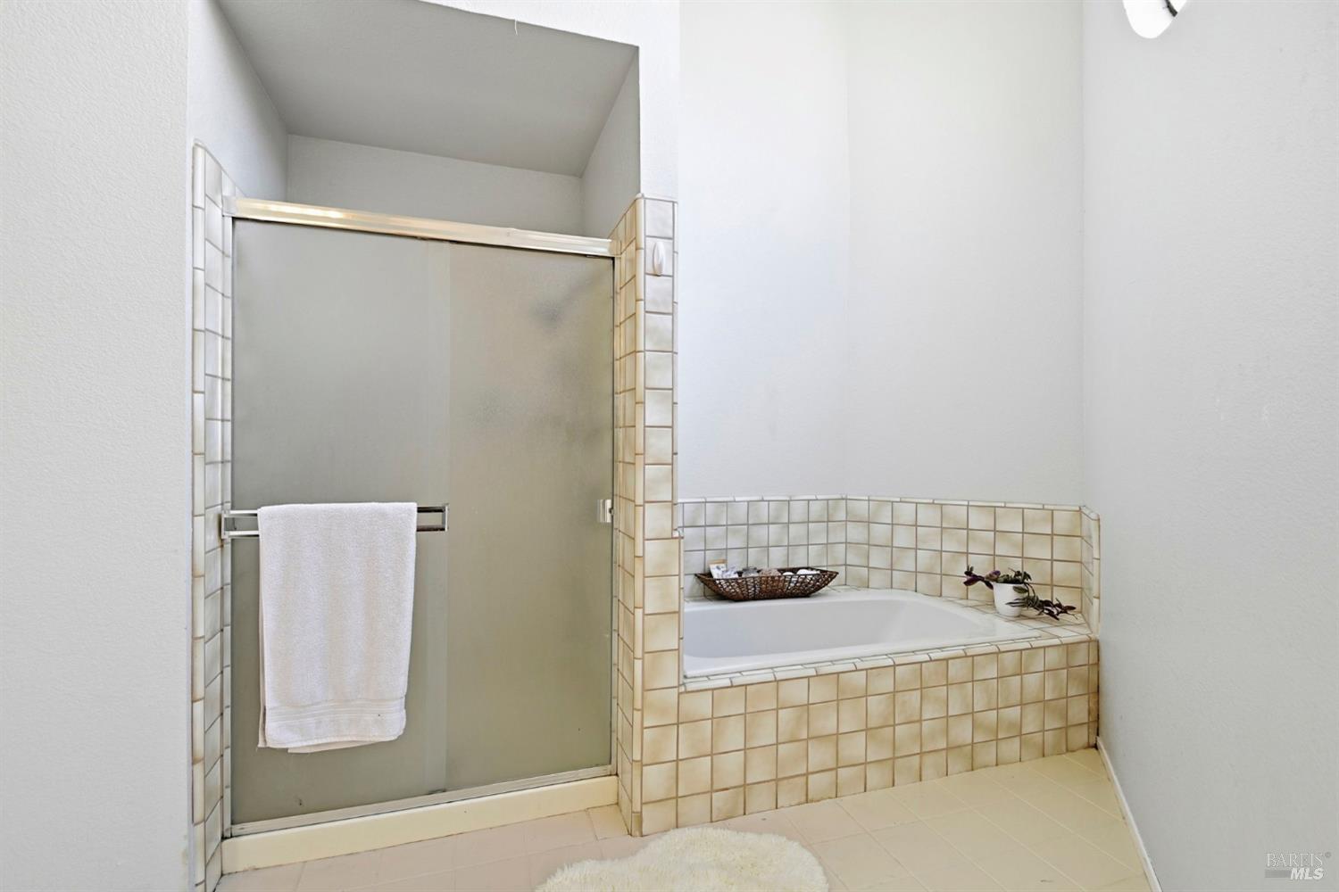 Detail Gallery Image 18 of 32 For 1536 Mission Blvd, Santa Rosa,  CA 95409 - 2 Beds | 2/1 Baths