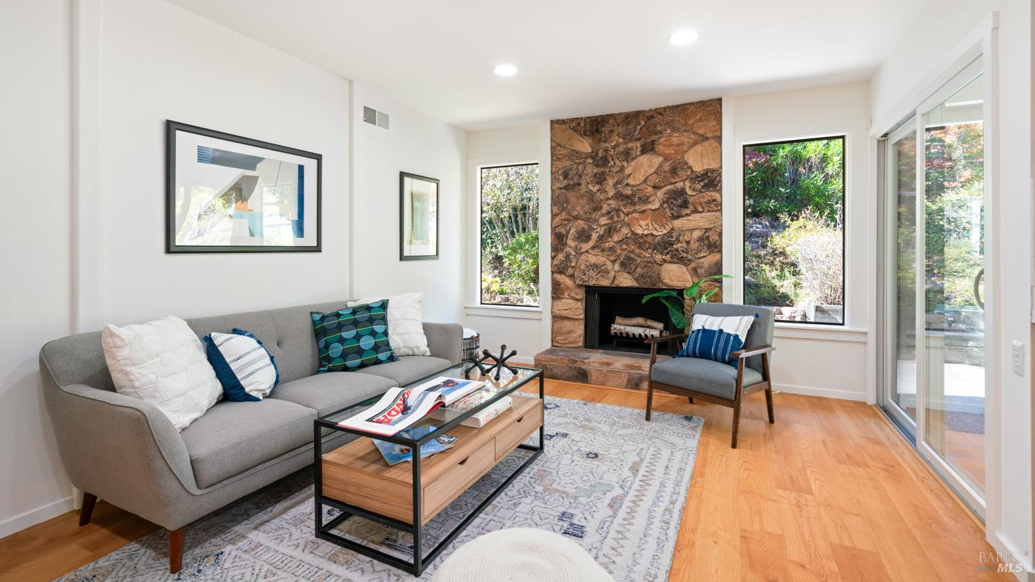 Detail Gallery Image 6 of 40 For 175 Rollingwood Dr, San Rafael,  CA 94901 - 3 Beds | 2 Baths