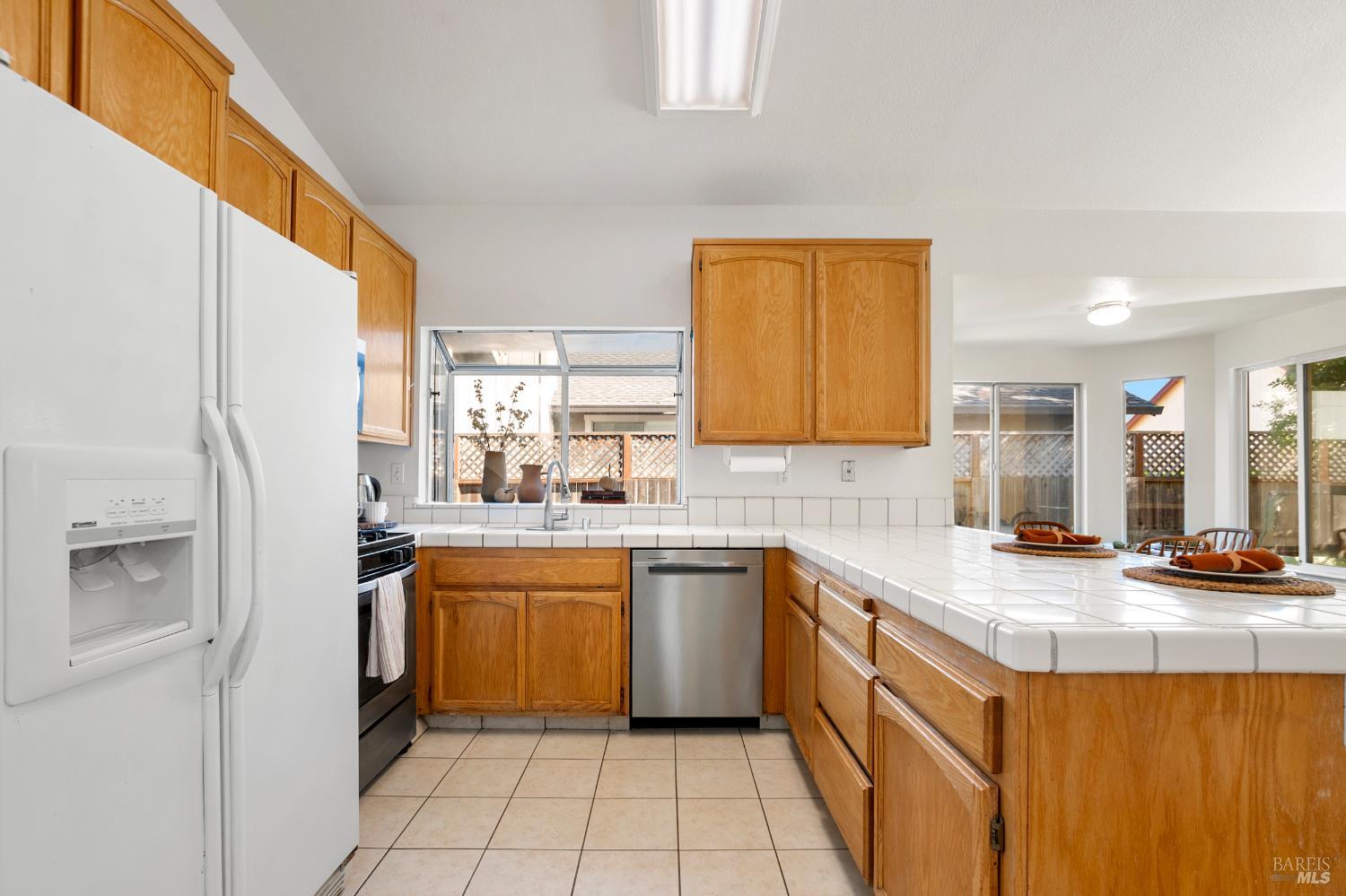 Detail Gallery Image 20 of 42 For 2154 Nw Longhorn Cir, Santa Rosa,  CA 95401 - 3 Beds | 2 Baths