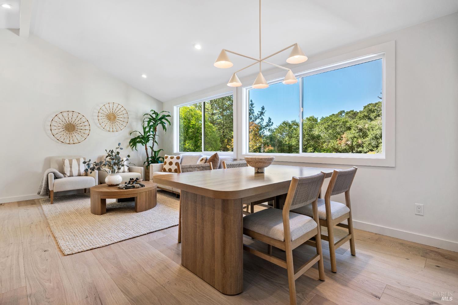 Detail Gallery Image 16 of 87 For 17285 Hillcrest Ave, Sonoma,  CA 95476 - 3 Beds | 3 Baths