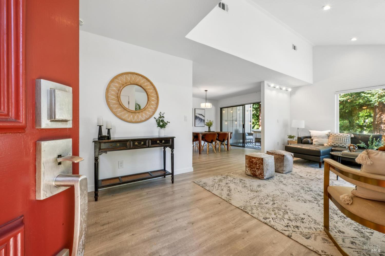 Detail Gallery Image 7 of 51 For 53 Flicker Dr, Novato,  CA 94949 - 3 Beds | 2/1 Baths