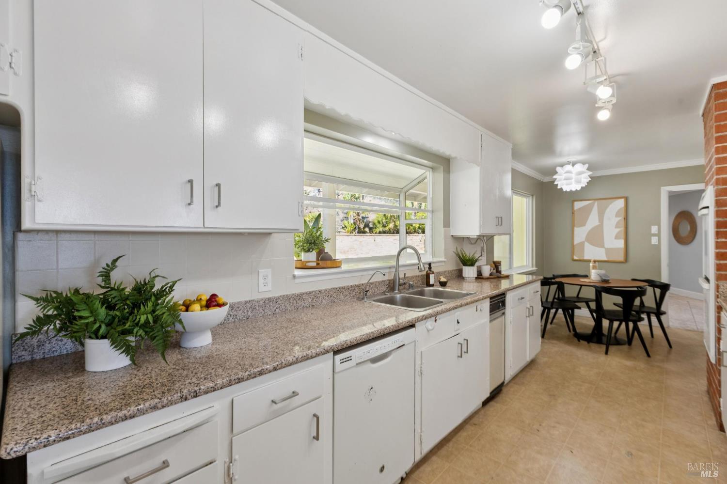 Detail Gallery Image 42 of 57 For 19 Mliss Ln, San Rafael,  CA 94901 - 4 Beds | 3 Baths