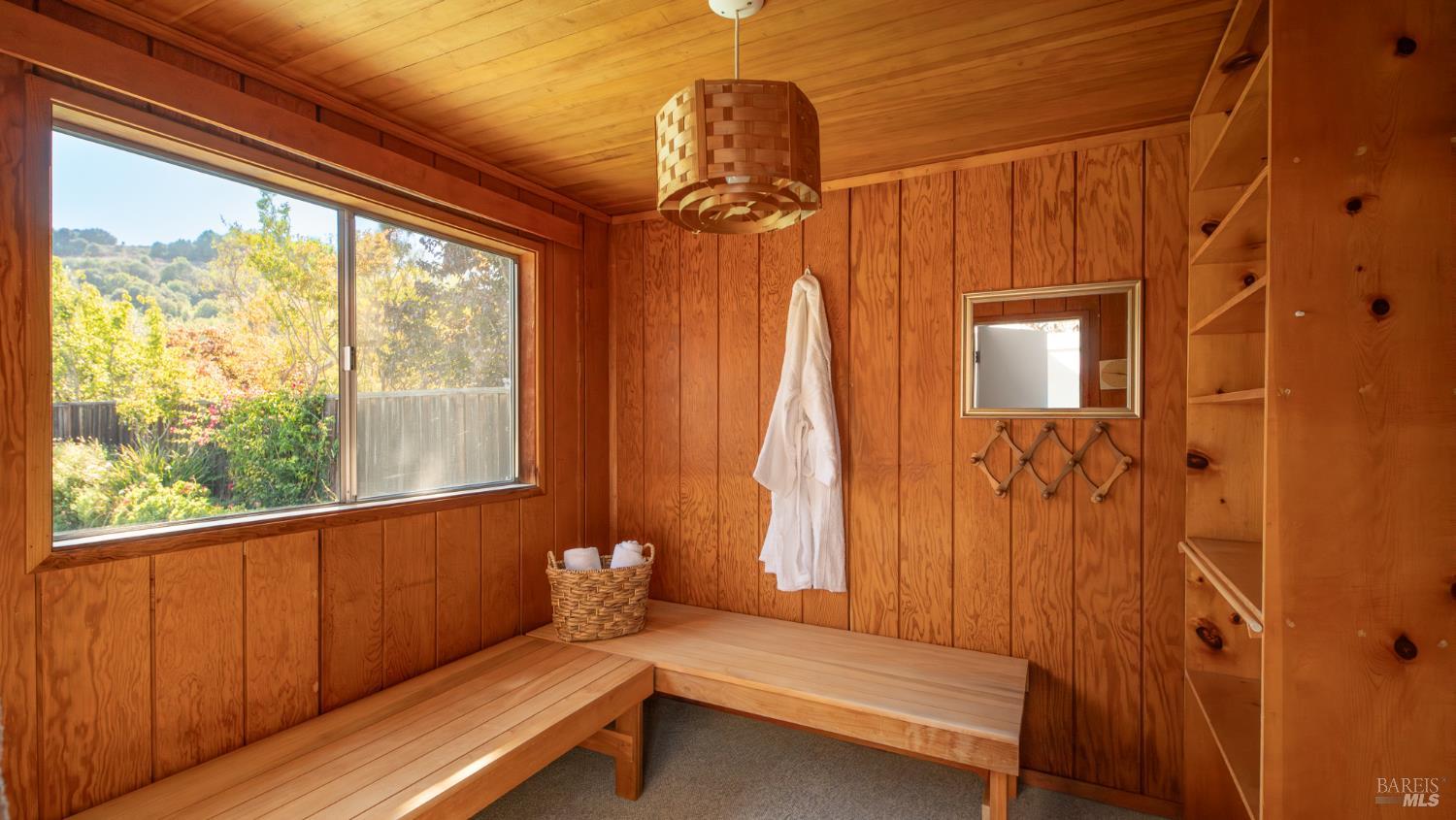 Detail Gallery Image 35 of 36 For 19 Mount Lassen Dr, San Rafael,  CA 94903 - 4 Beds | 2 Baths