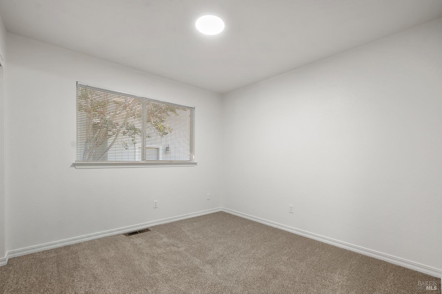 Detail Gallery Image 33 of 42 For 2154 Nw Longhorn Cir, Santa Rosa,  CA 95401 - 3 Beds | 2 Baths