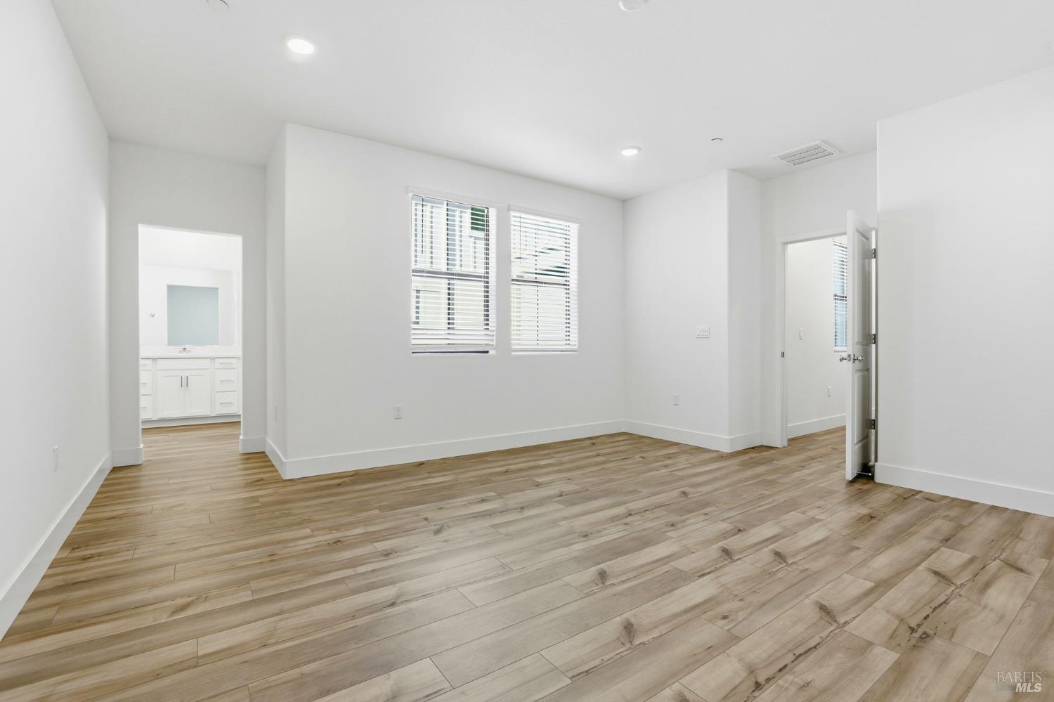 Detail Gallery Image 5 of 11 For 9021 Camino Colegio Rd, Rohnert Park,  CA 94928 - 4 Beds | 3/1 Baths