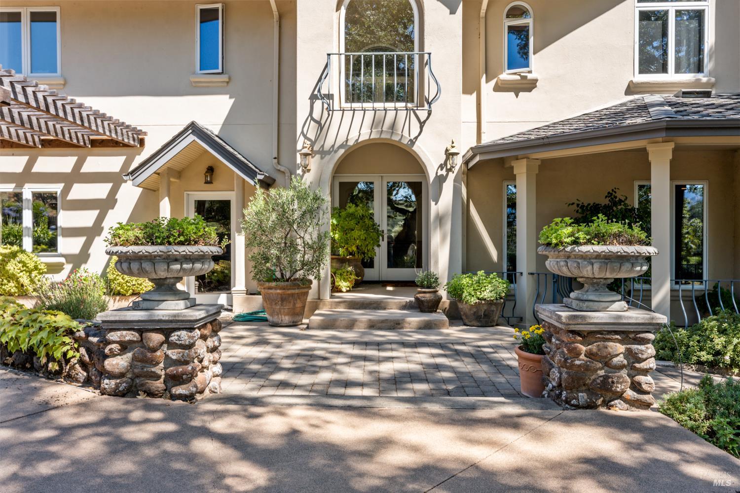 Detail Gallery Image 7 of 56 For 800 Boonville Rd, Ukiah,  CA 95482 - 4 Beds | 4 Baths