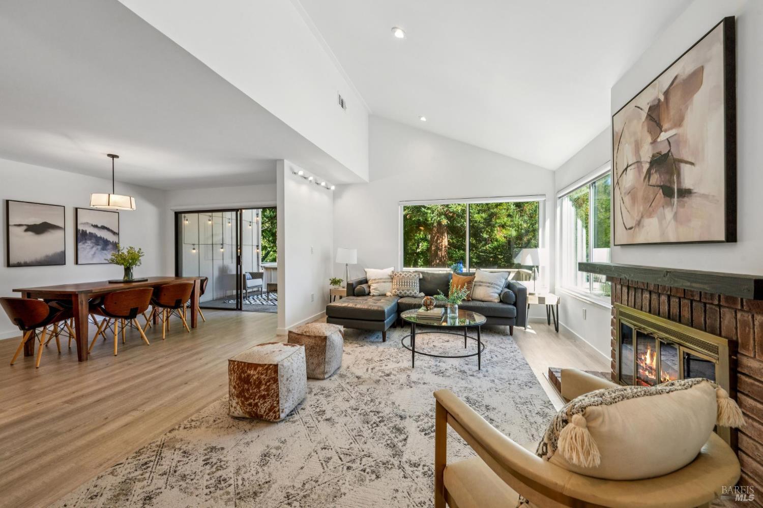 Detail Gallery Image 8 of 51 For 53 Flicker Dr, Novato,  CA 94949 - 3 Beds | 2/1 Baths