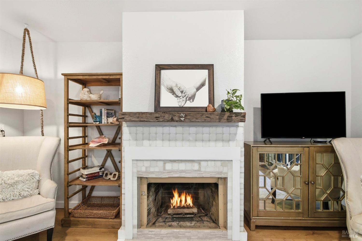 Detail Gallery Image 5 of 32 For 1536 Mission Blvd, Santa Rosa,  CA 95409 - 2 Beds | 2/1 Baths