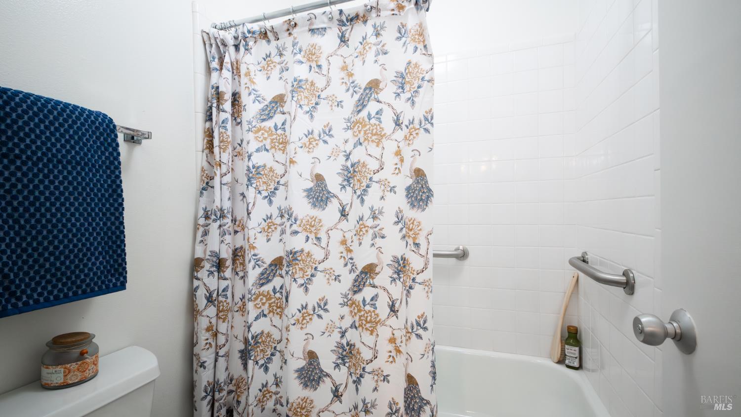 Detail Gallery Image 27 of 36 For 19 Mount Lassen Dr, San Rafael,  CA 94903 - 4 Beds | 2 Baths