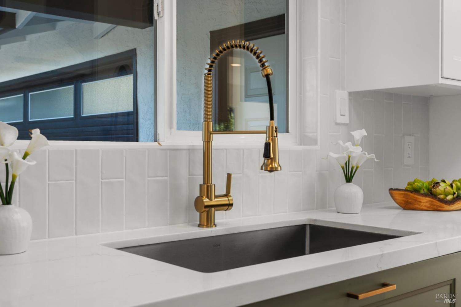 Detail Gallery Image 9 of 47 For 456 Alameda De La Loma Unkn, Novato,  CA 94949 - 3 Beds | 2 Baths