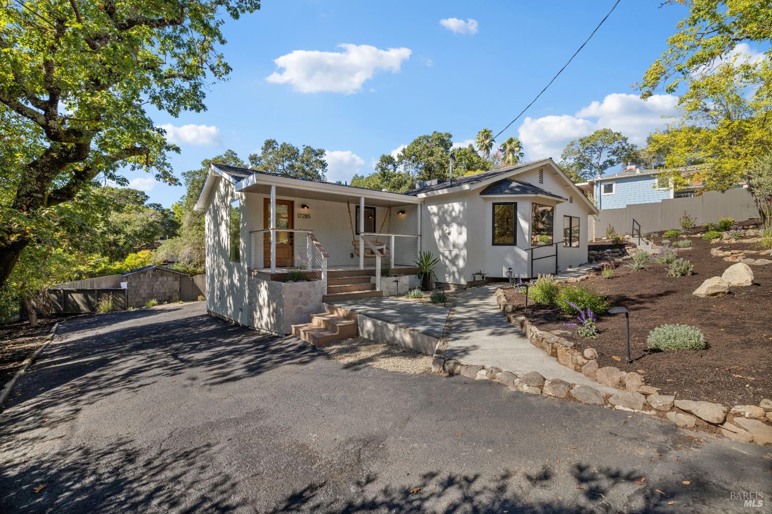 Detail Gallery Image 3 of 87 For 17285 Hillcrest Ave, Sonoma,  CA 95476 - 3 Beds | 3 Baths